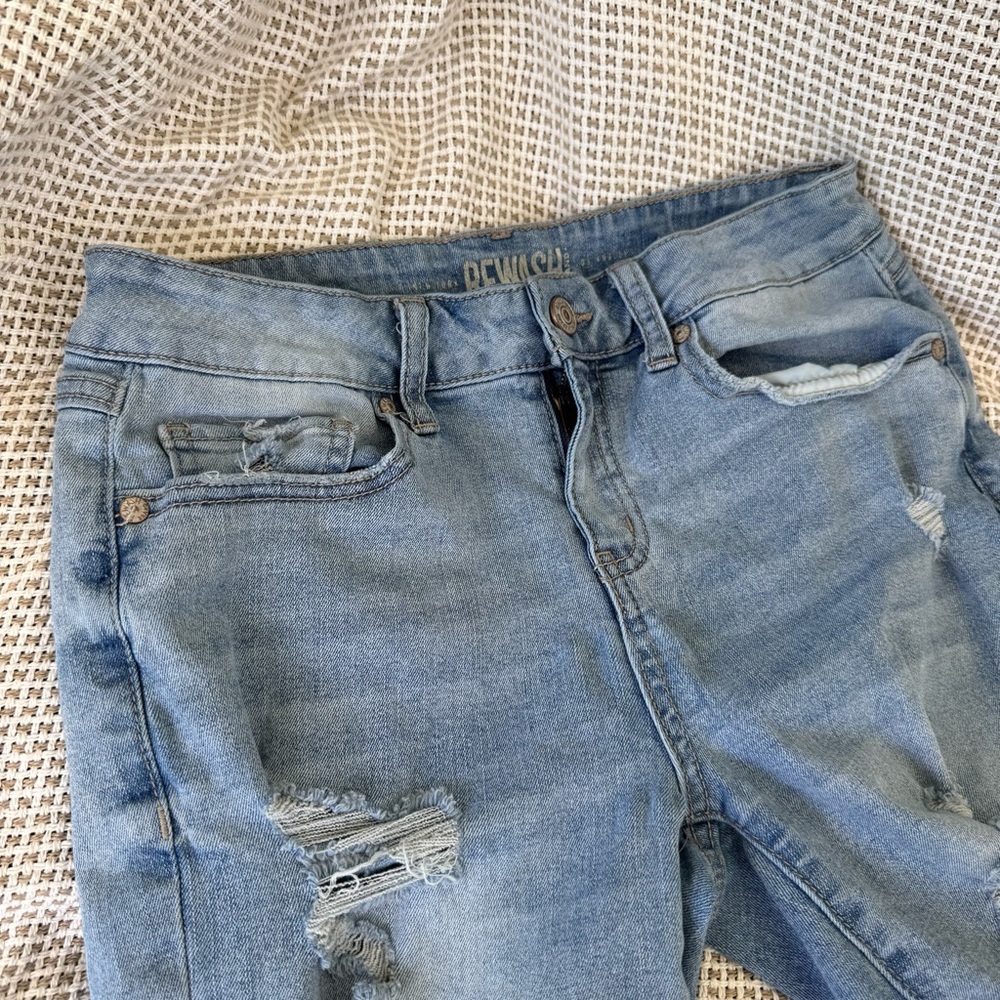 Rewash Distressed Denim Bermuda Shorts Size 3 Juniors 26 Waist Raw Hem Stretch - Picture 2 of 11